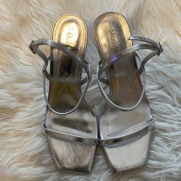 Modatope Women’s Silver Square Open Toe Strappy Ankle Strap Sandal Size 8.5 - Picture 3 of 11